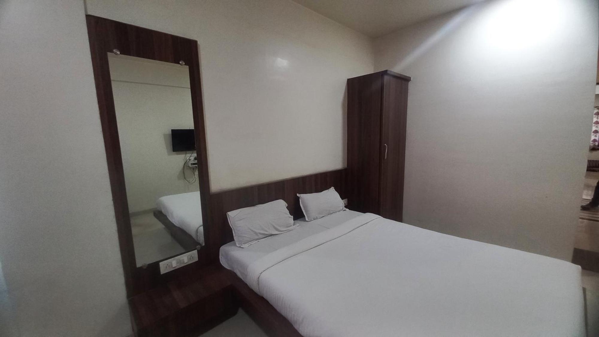 Hotel Namrata Nashik Exterior photo