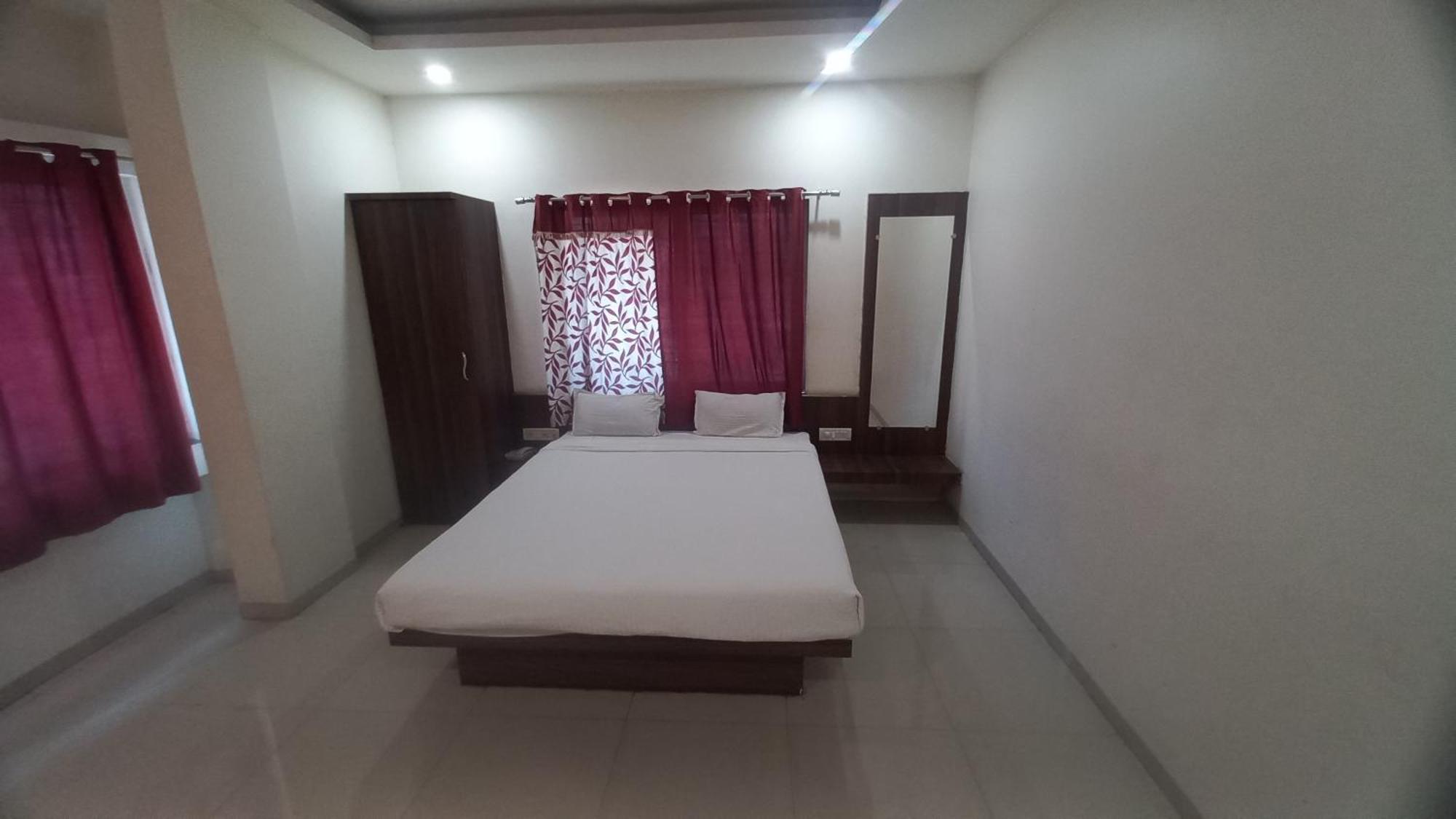 Hotel Namrata Nashik Exterior photo